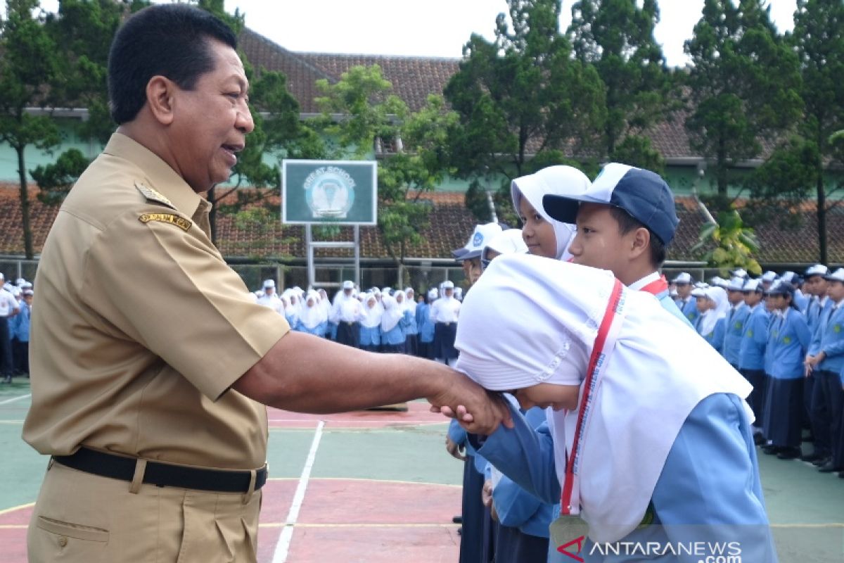 Pemkot Magelang perlakukan sama pendidikan gratis sekolah negeri-swasta