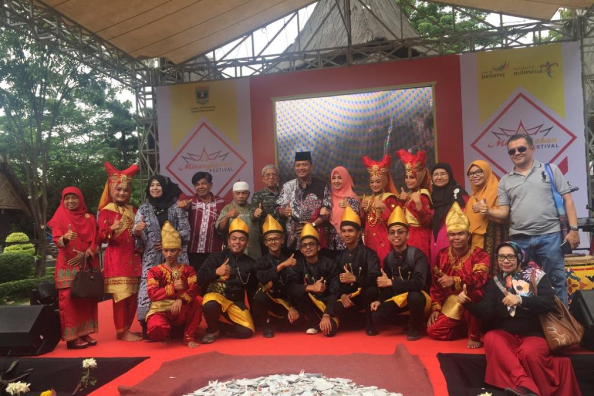 Minangkabau Festival obati rindu perantau di anjungan TMII 7-8 Desember