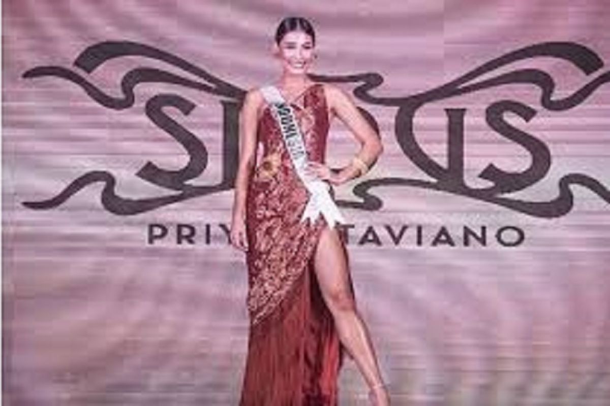 Frederika Cull sempat terpeleset di ajang Miss Universe 2019