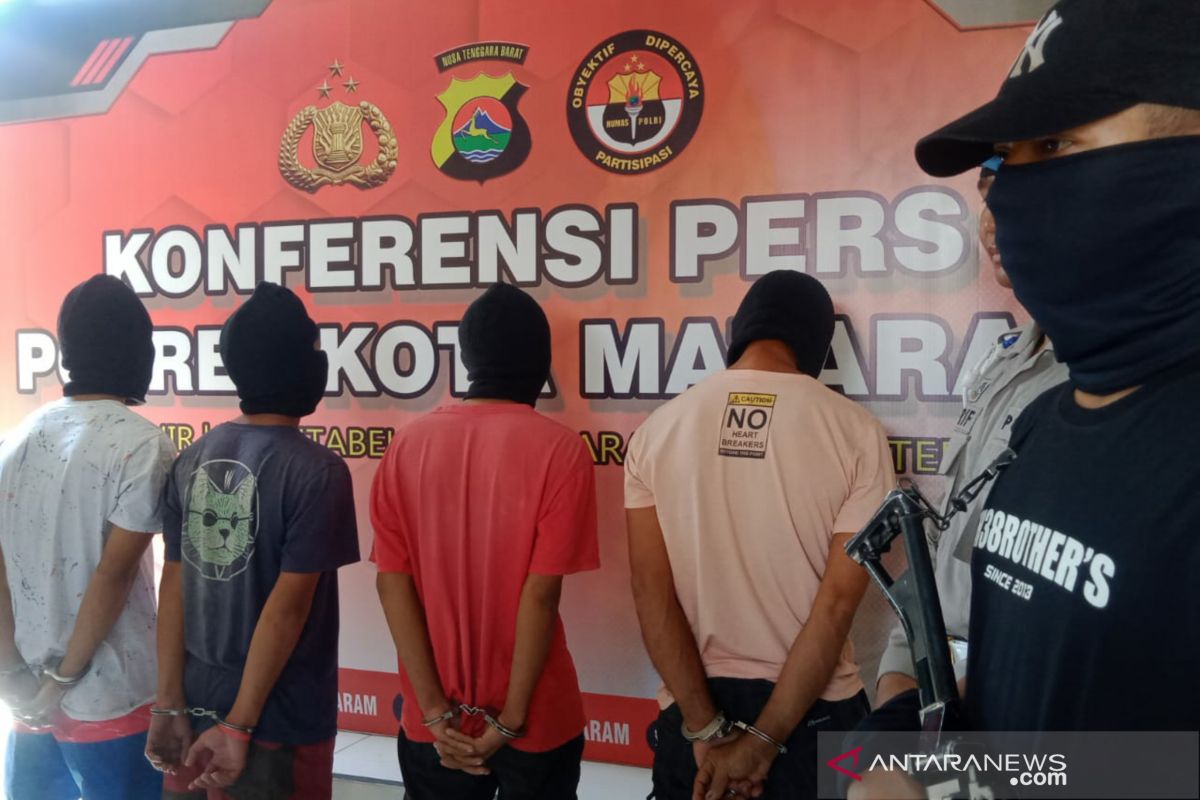 Dua pemuda yang ditangkap di Dasan Agung Gapuk terkait kasus sabu ditetapkan jadi tersangka