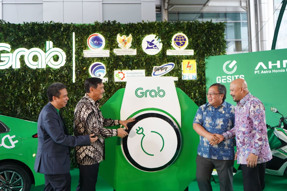 Mobil dan motor listrik Grab beroperasi Januari 2020