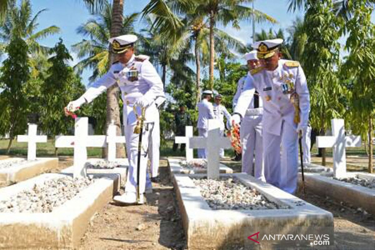 Satgas Indonesia Maritime Envoy ziarah ke TMP Seroja Dili