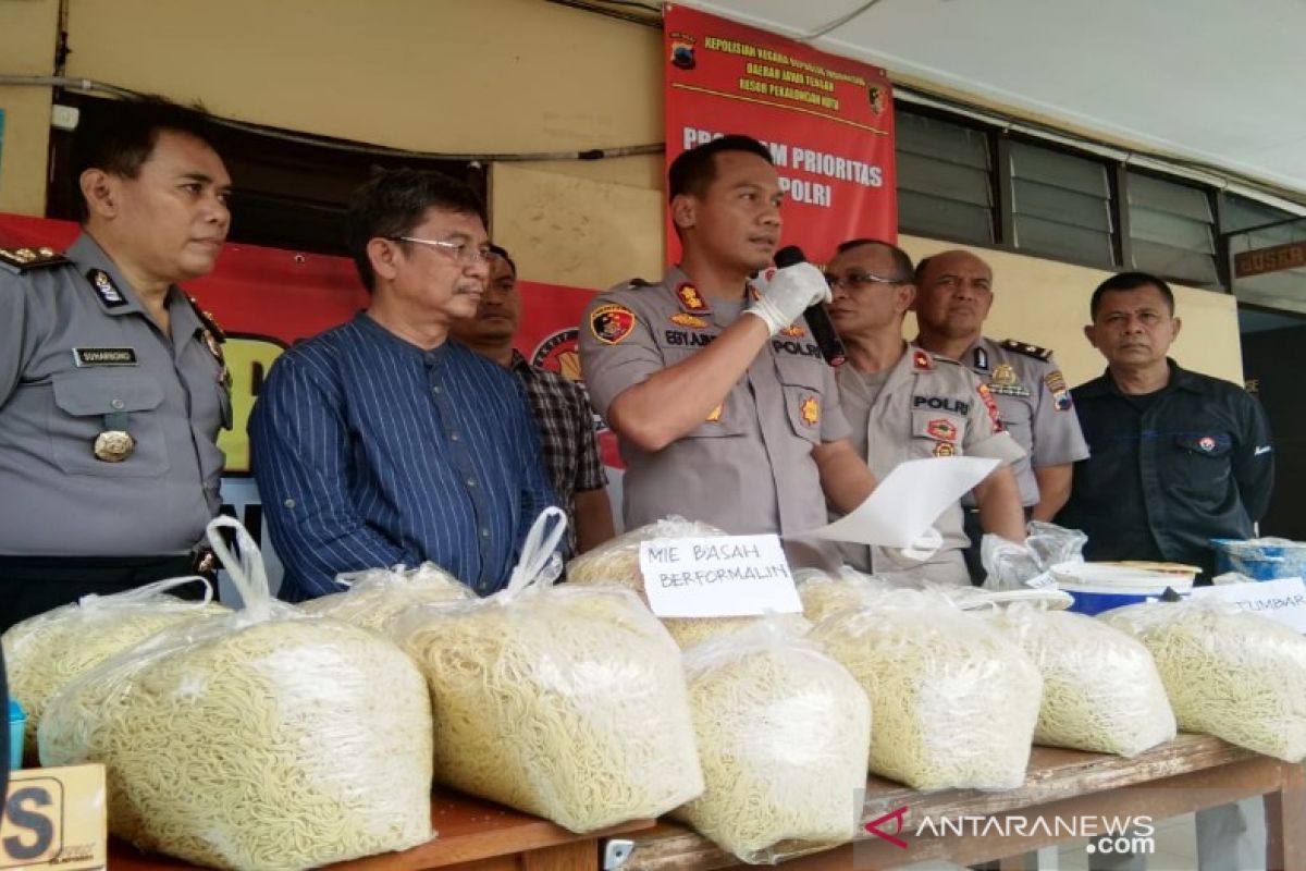 Edarkan mi berformalin, pedagang di pasar tradisional Pekalongan dibekuk polisi