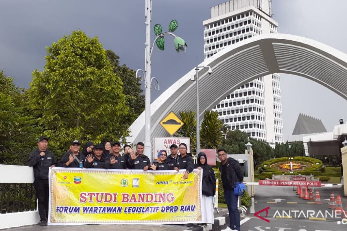 Forum Wartawan DPRD Riau studi banding ke Negeri Jiran Malaysia