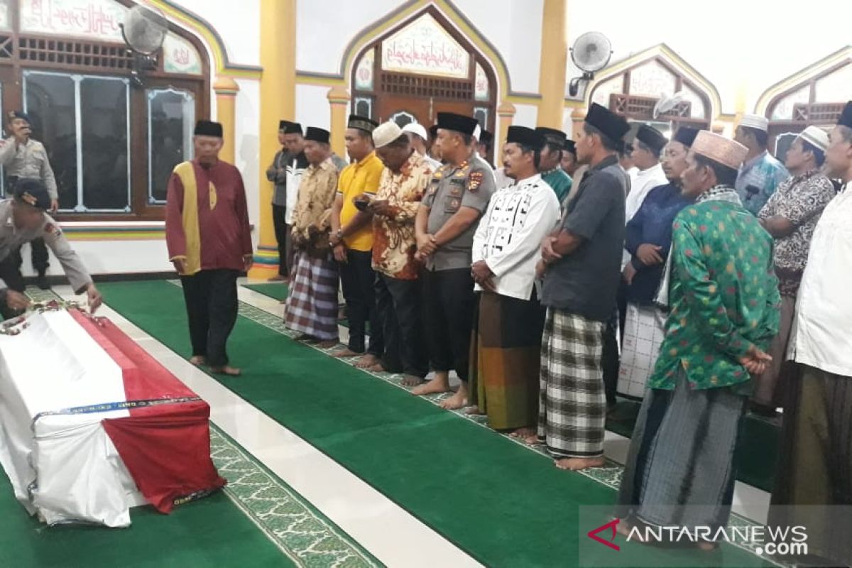 Anggota Brimob gugur tersambar petir tiba di Siak untuk dimakamkan