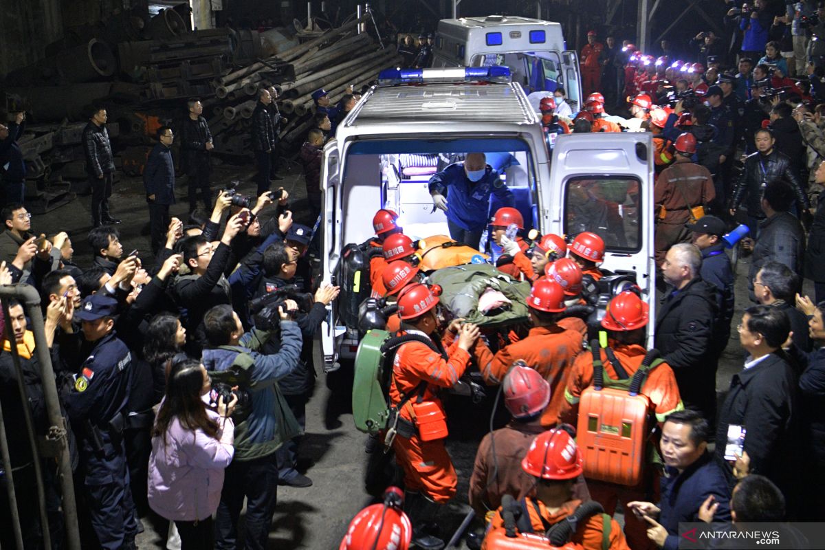 Belasan orang tewas seusai terjebak di tambang batu bara China