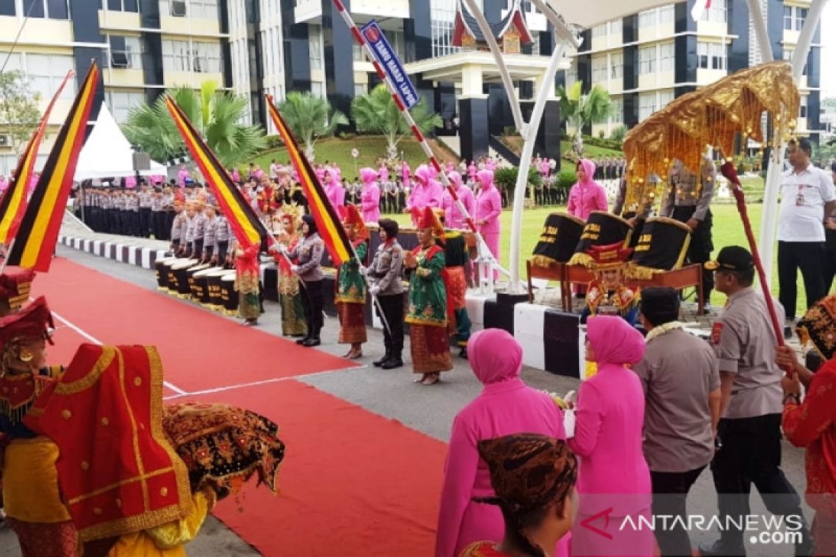 Tim kesenian Tambua Tasa Polres Pasaman Barat tampil sambut Kapolda Sumbar