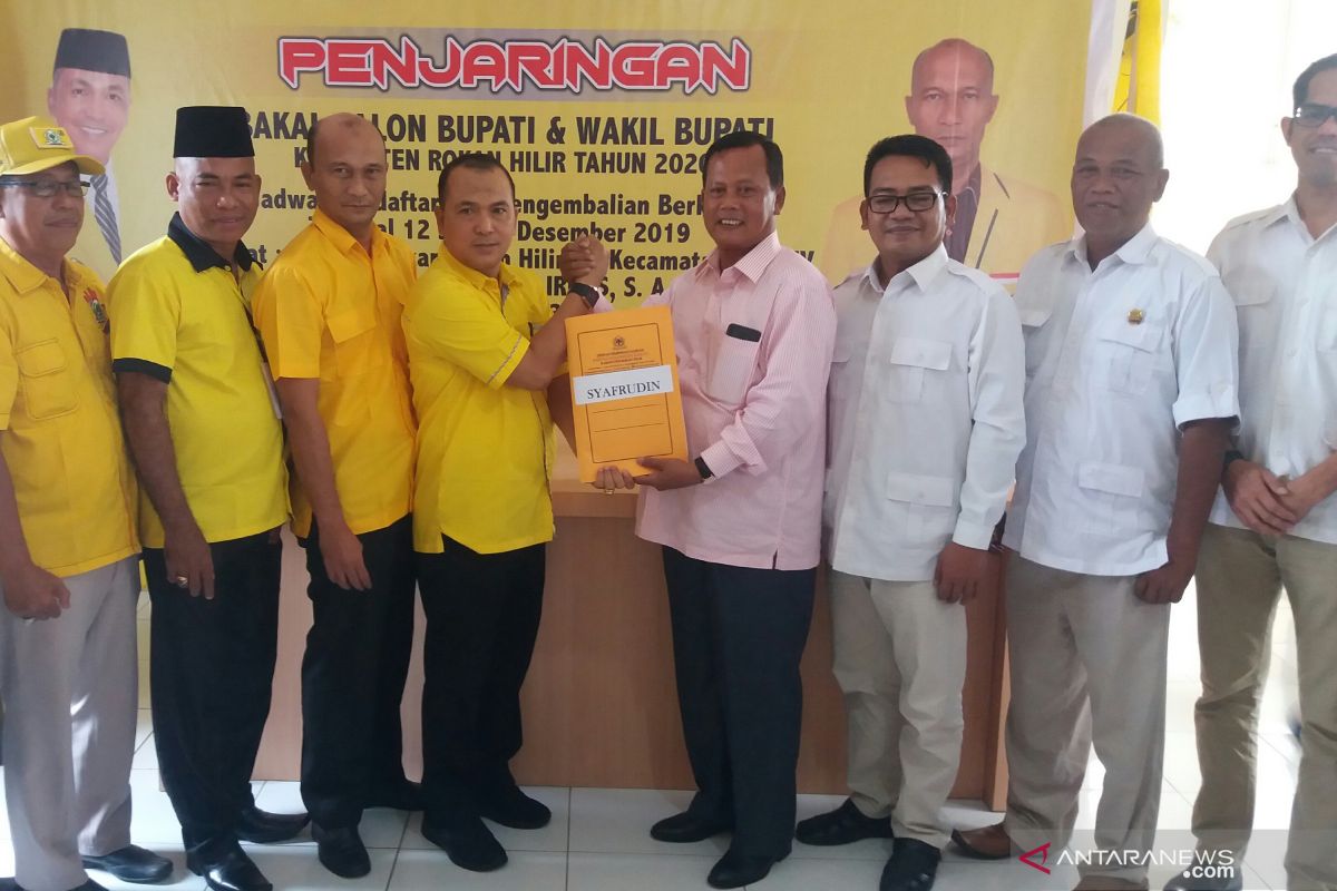 Syafrudin Iput kembalikan formulir di Golkar Rohil