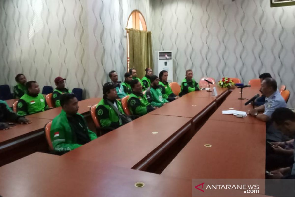 Pengemudi Gojek dan Grab geruduk Dishub Solo terkait Maxim