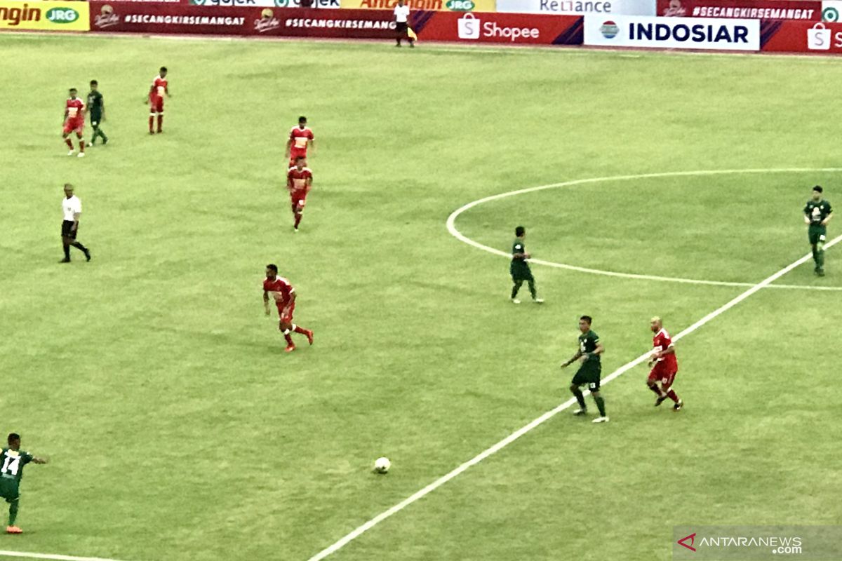 Persebaya taklukkan Perseru dengan skor 2-1