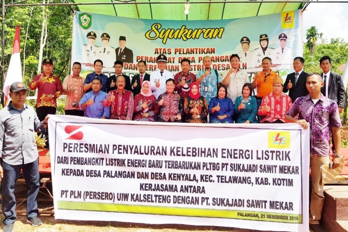 Masyarakat dua desa ini kini nikmati listrik berkat bantuan PT Sukajadi Sawit Mekar