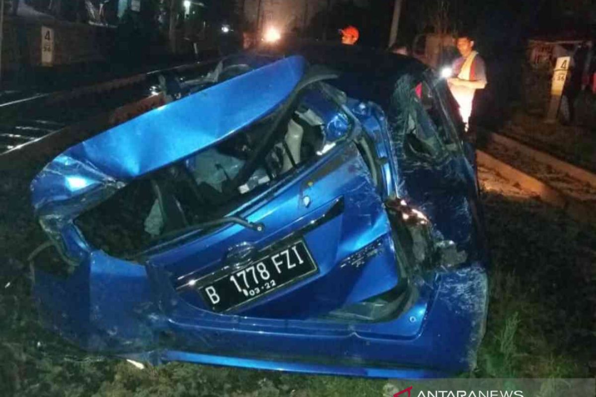 Terobos perlintasan tujuh warga tewas dihantam kereta Argo Parahyangan