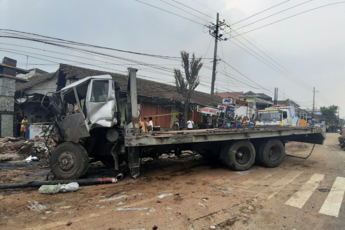 Sopir trailer dalam kecelakaan beruntun yang tewaskan tujuh orang diamankan