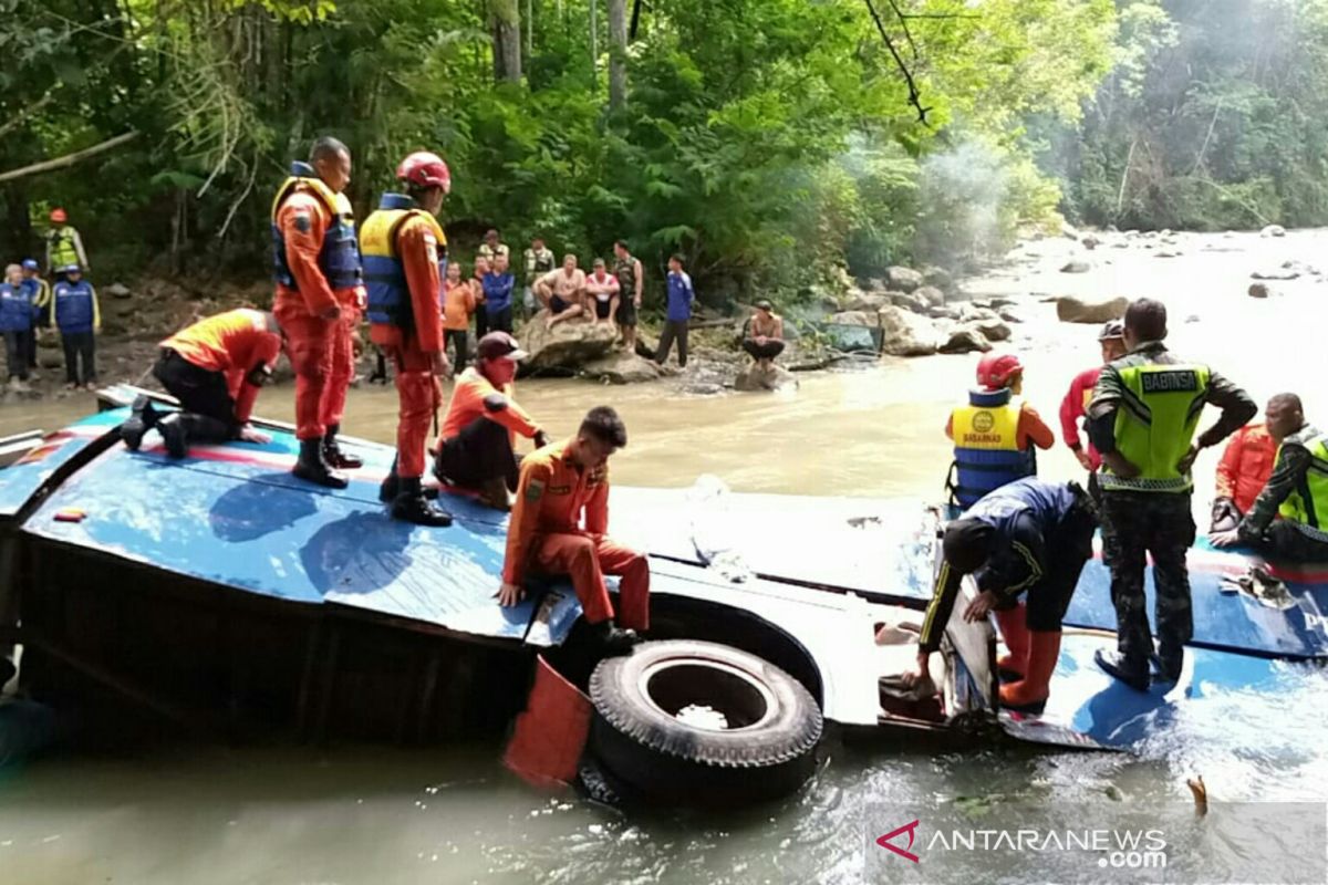 Tiga korban tewas kecelakaan maut Bus Sriwijaya belum diketahui identitasnya