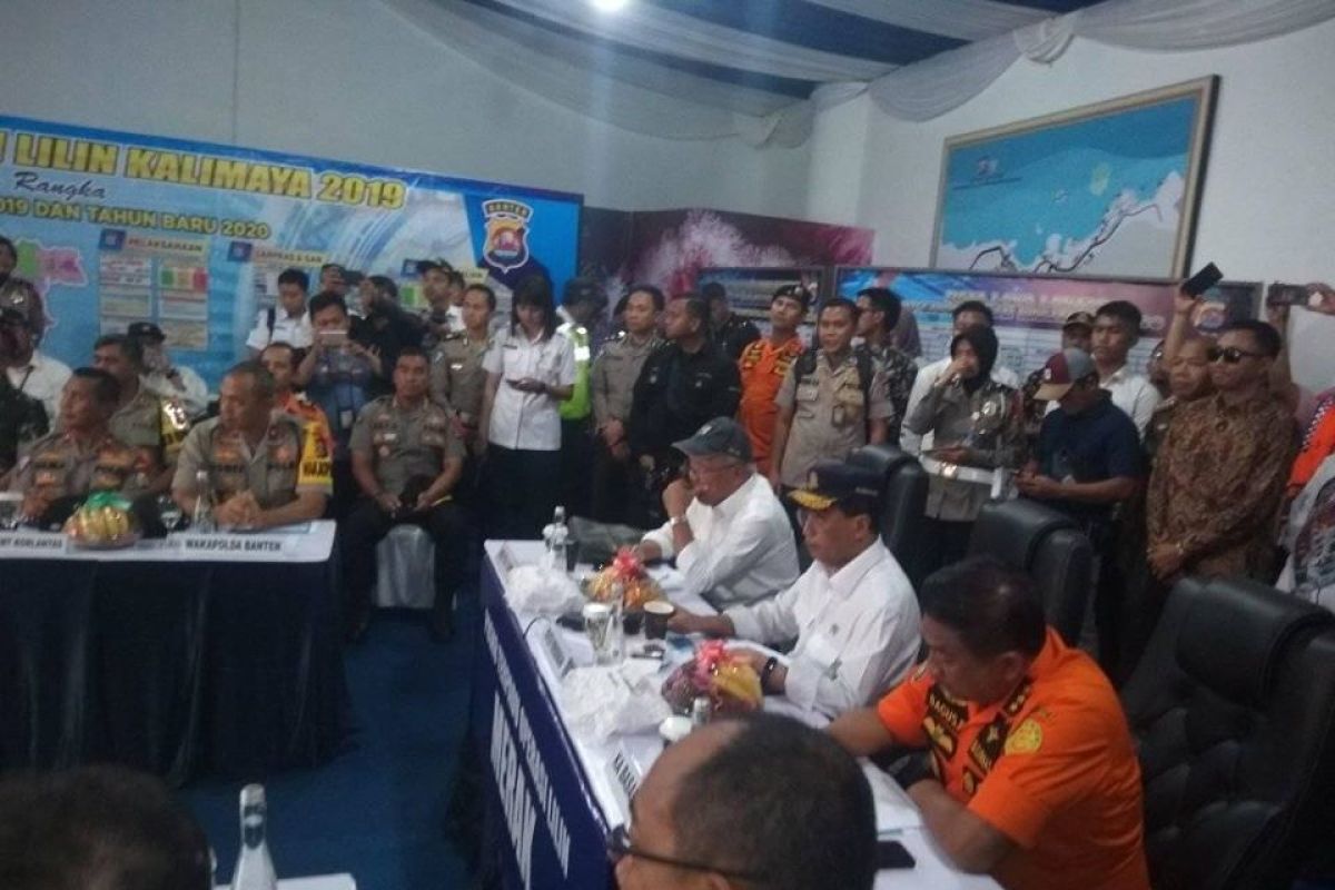 Basarnas menyiagakan kapal di Perairan Selat Sunda