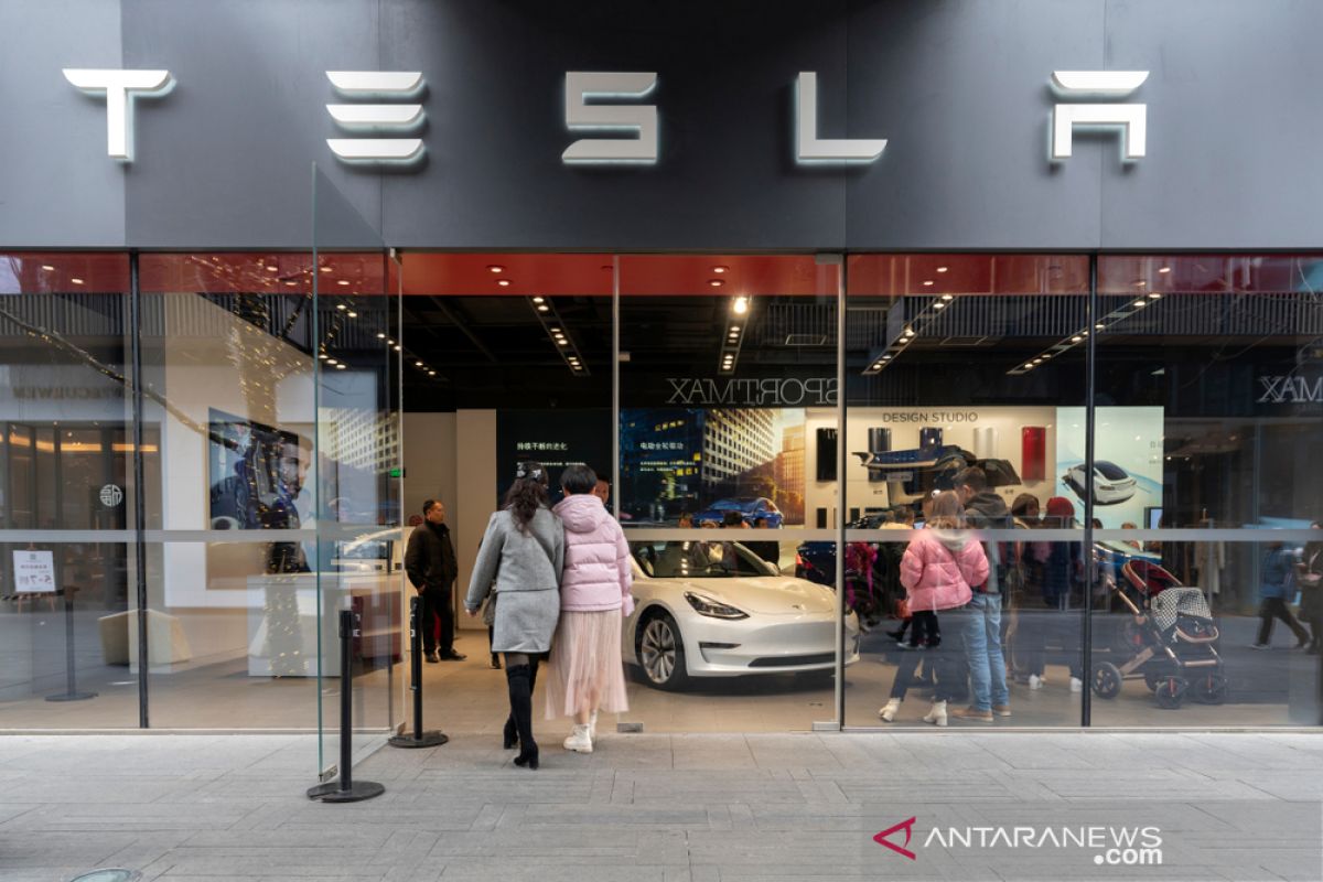 Tesla dikabarkan mencari pinjaman dari bank China