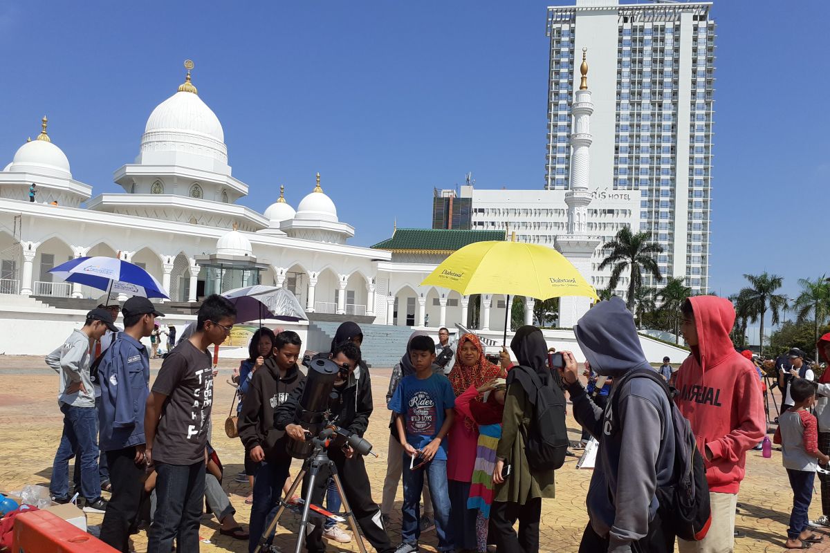 Gerhana matahari cincin, suhu udara di Batam turun