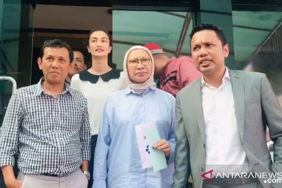 Ratna Sarumpaet yang tersandung kasus hoaks bebas bersyarat