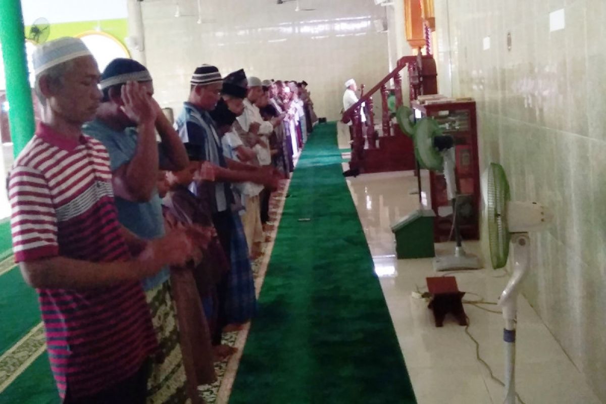 Umat Islam di Biak Numfor gelar shalat gerhana matahari