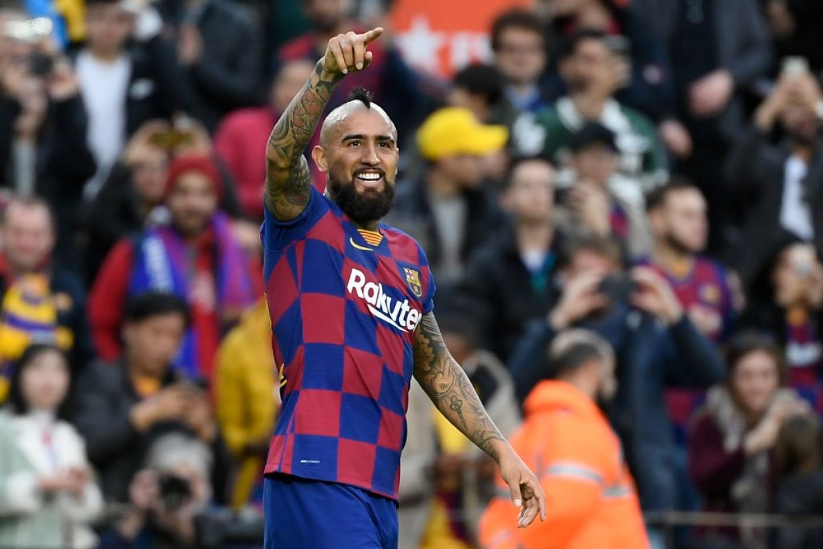 Arturo Vidal nilai Barcelona tak adil soal bonus