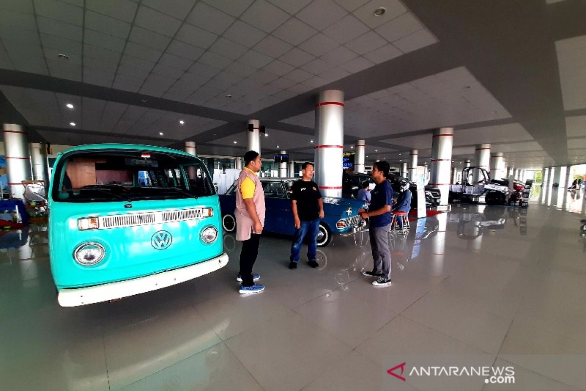 Bandara Tjilik Riwut jadi wisata dadakan dan arena bermain di penghujung tahun 2019