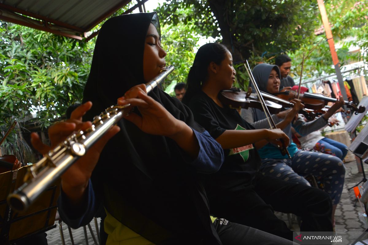 Musisi keroncong Pulau Lombok sumbang sejumlah lagu untuk DPRD NTB