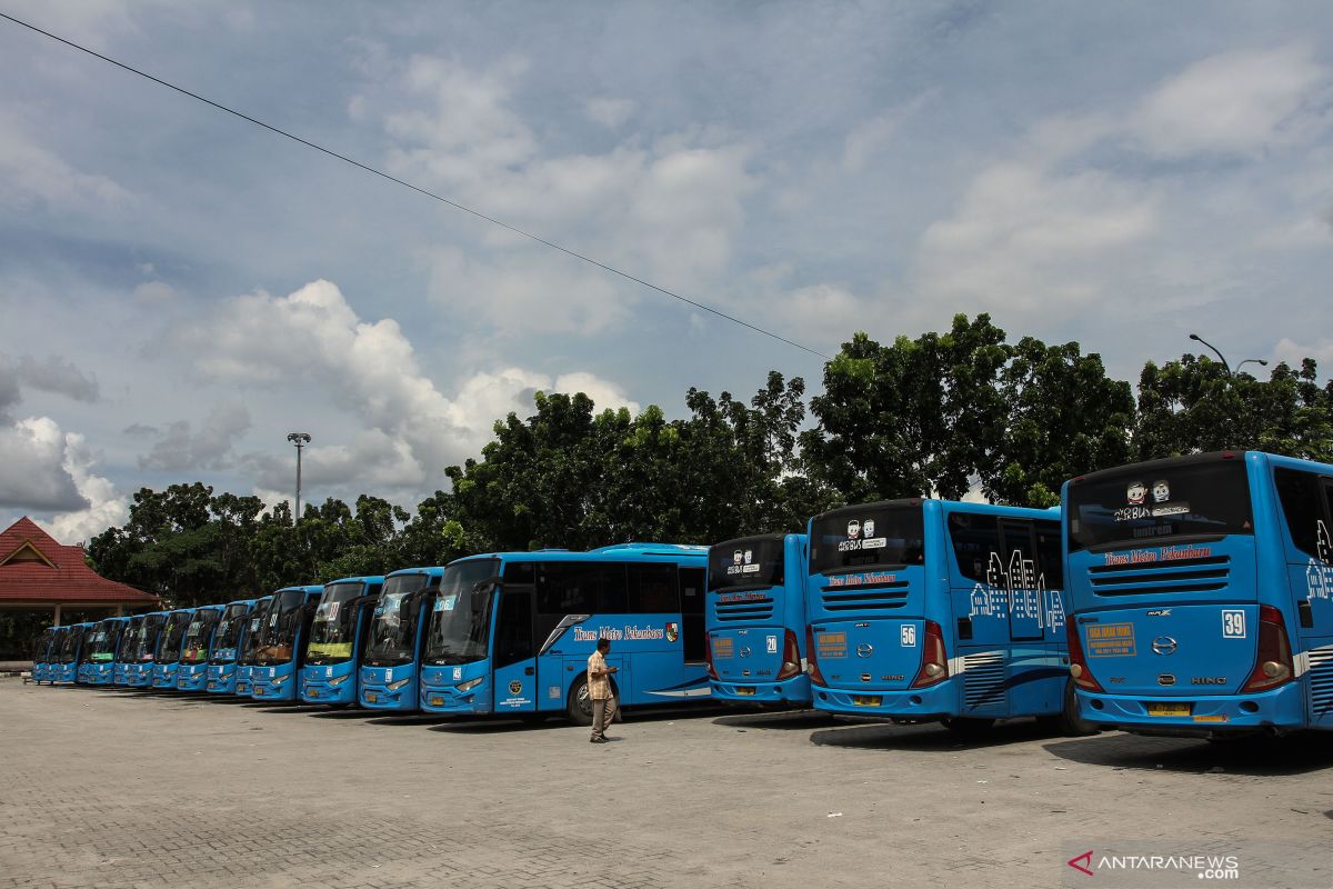 Tekan kasus COVID-19, Pekanbaru kurangi waktu operasional bus TMP