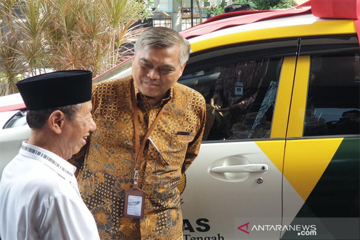 Bank Jateng Syariah berikan kendaraan operasional ke Baznas Jateng