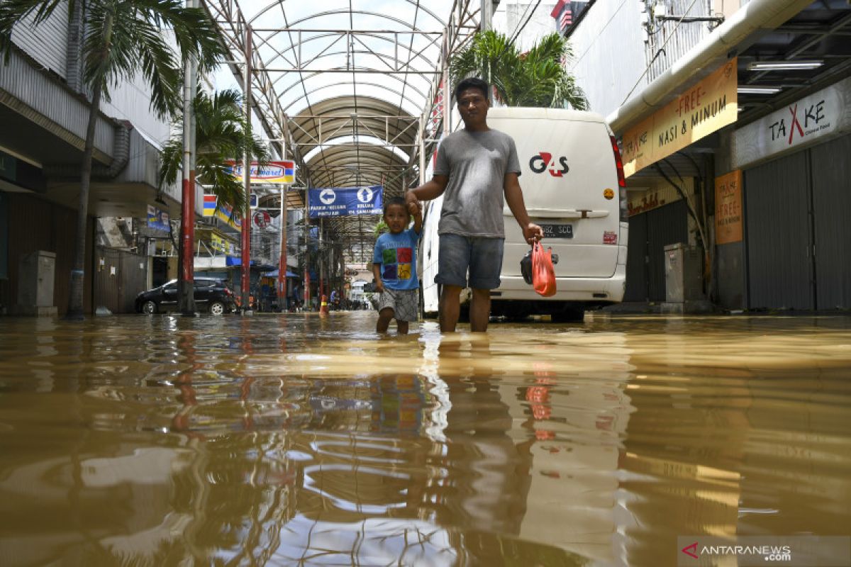 Kemensos data 21 orang meninggal akibat banjir dan longsor di Jabodetabek