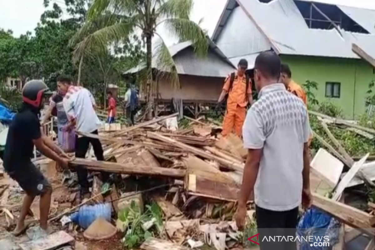 Di Wakatobi, Puting beliung porak-porandakan rumah warga