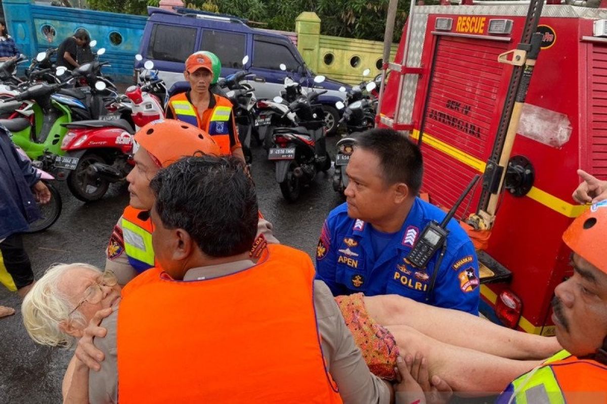 Banjir Jabodetabek telah renggut 16 korban meninggal dunia