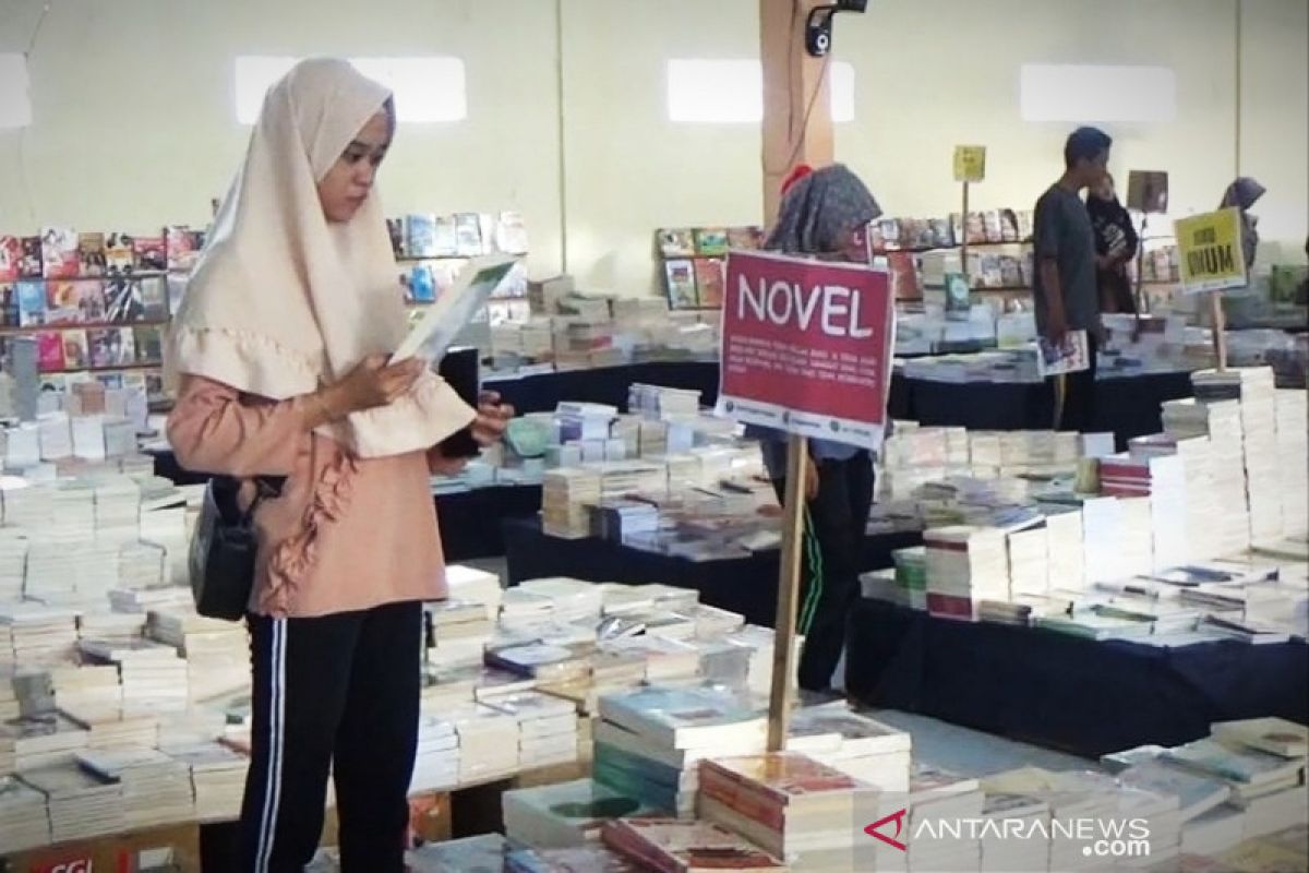 Penjualan buku jadi gambaran meningkatnya minat baca masyarakat Kotim