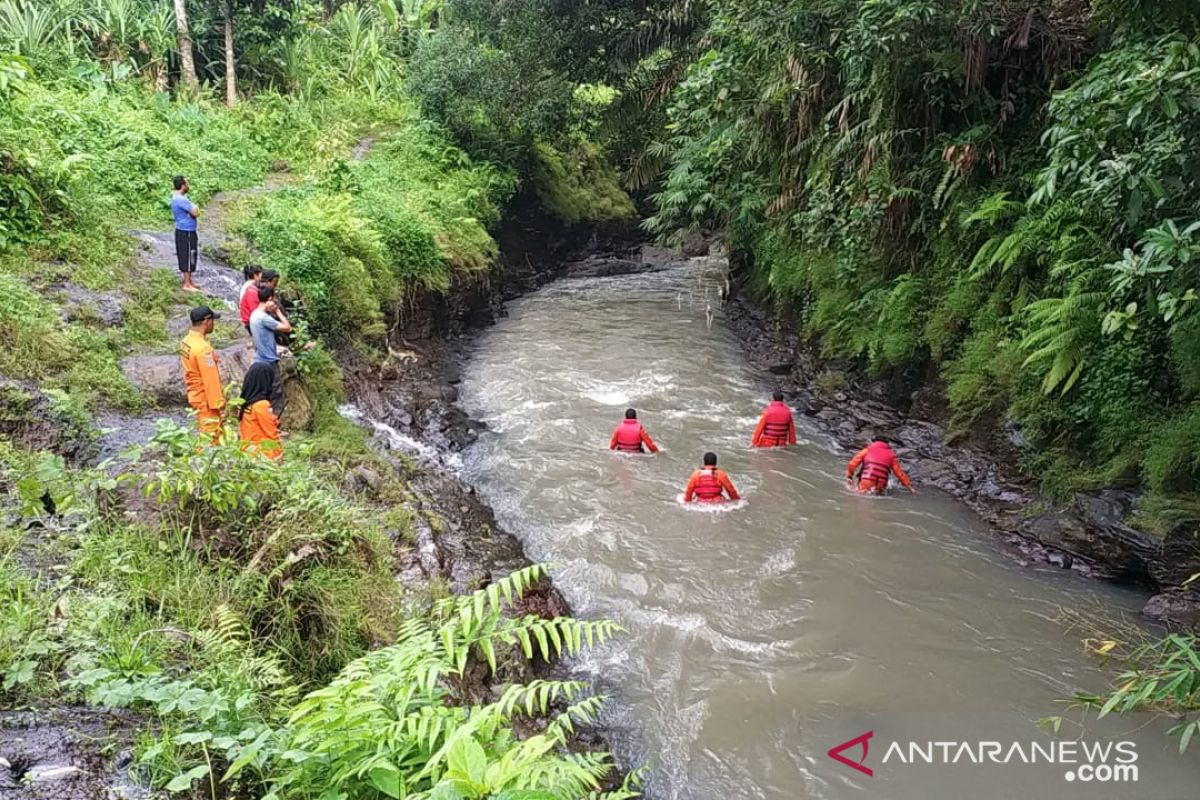 Bocah usia 6 tahun hanyut di Sungai Jangkuk Mataram