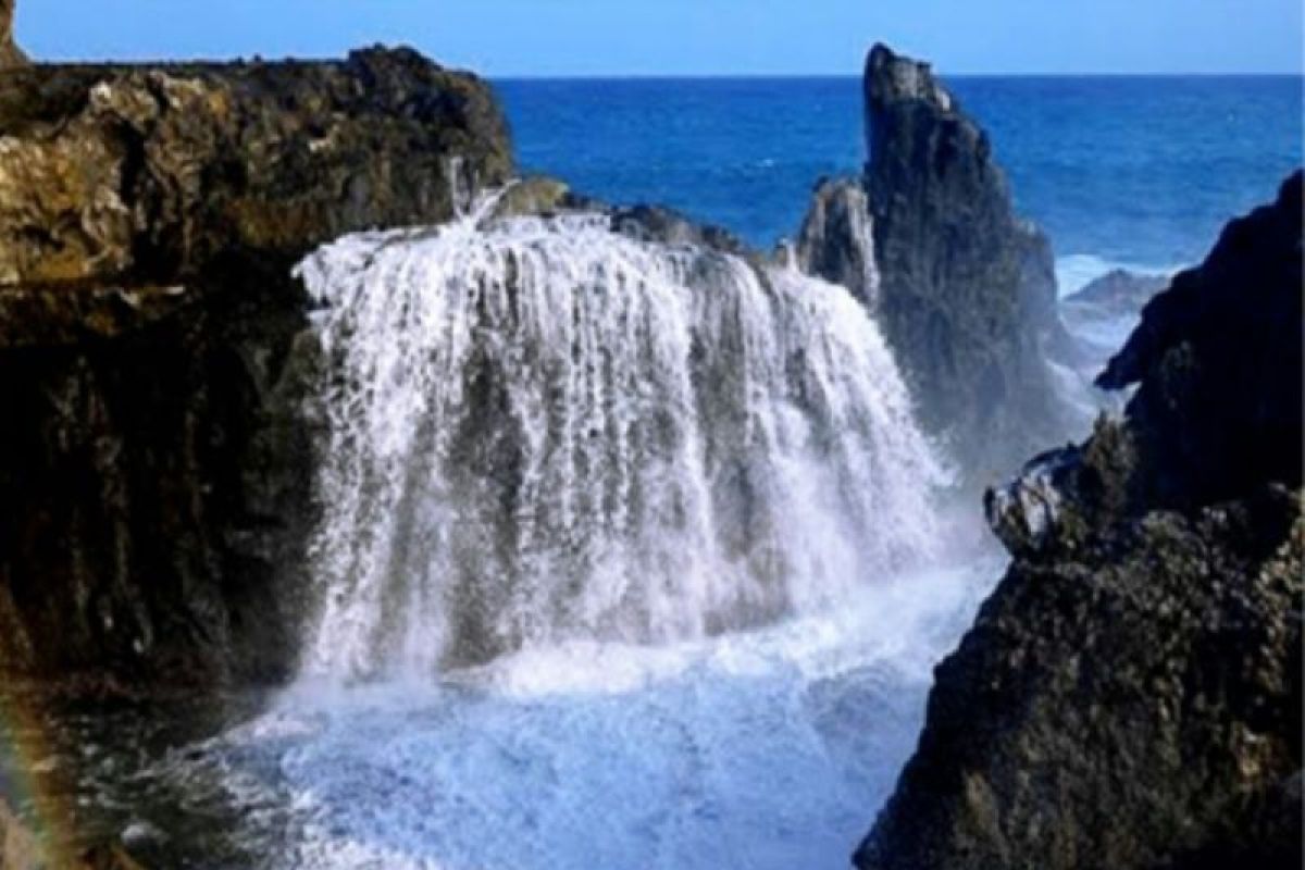 Serpihan surga di Pantai Nambung-Sekotong