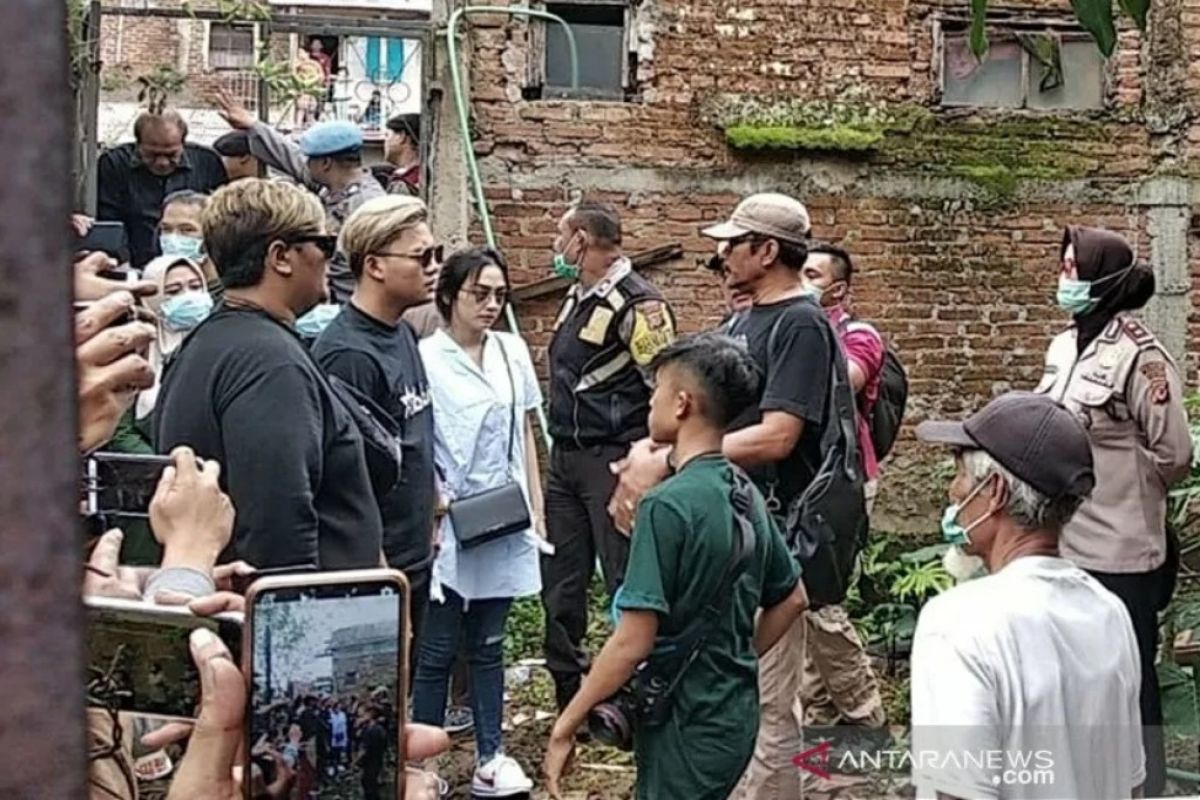 Makam Lina, mantan istri Sule dipindahkan