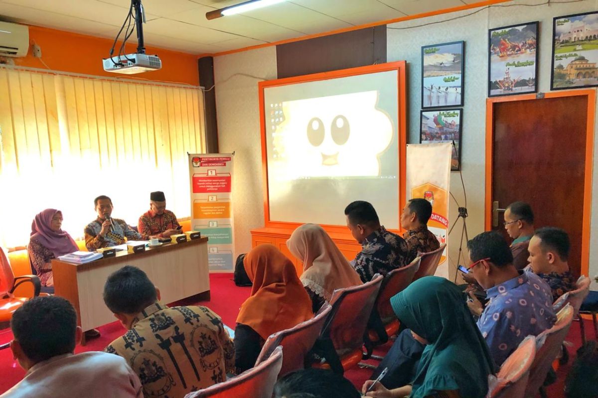 KPU kabupaten/kota  Riau bentuk Badan Adhoc Pilkada 2020