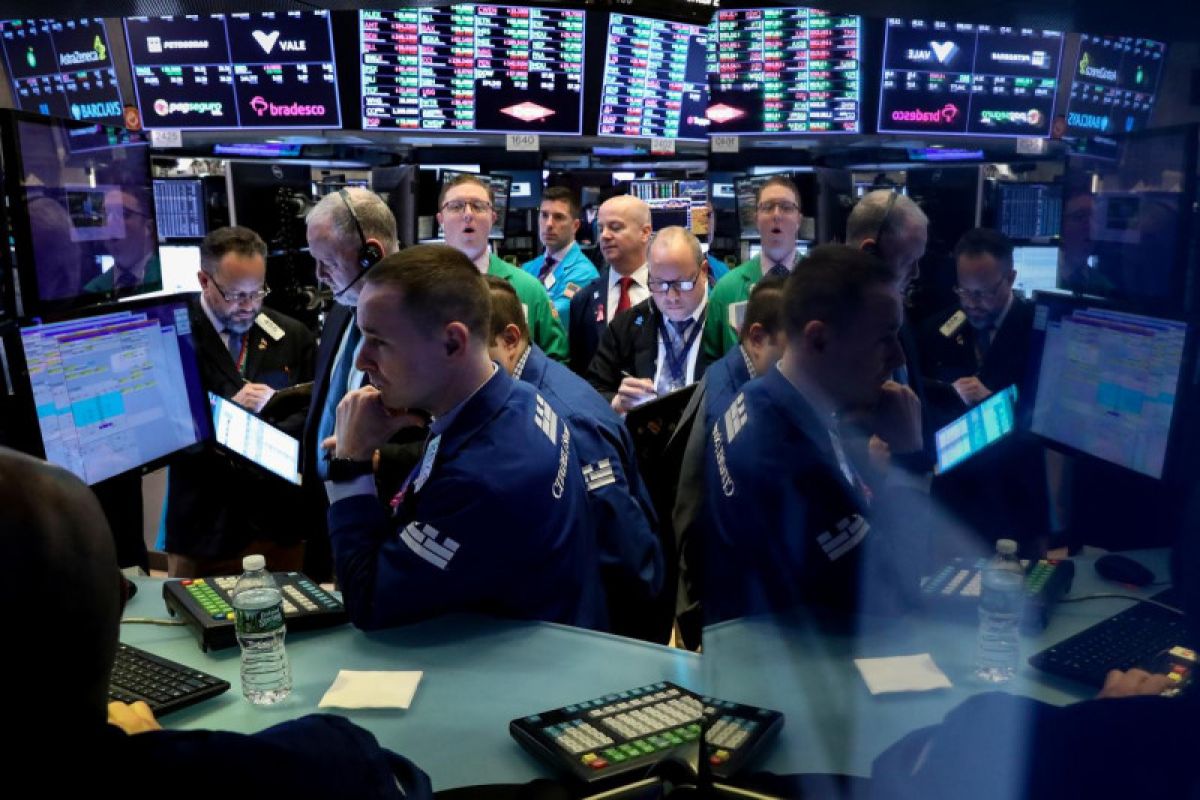 Wall Street anjlok, Virus Corona menyebar cepat