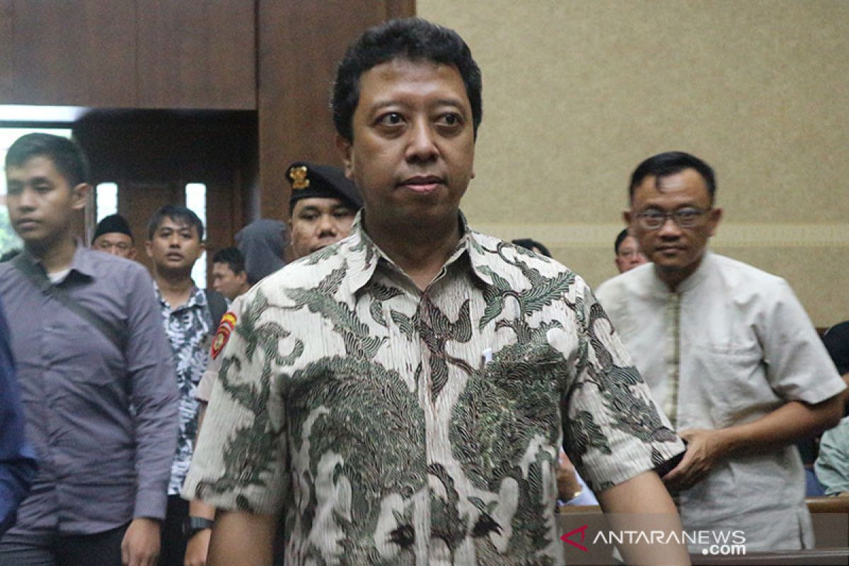 Mantan Ketum PPP Rommy tegaskan tidak terima suap