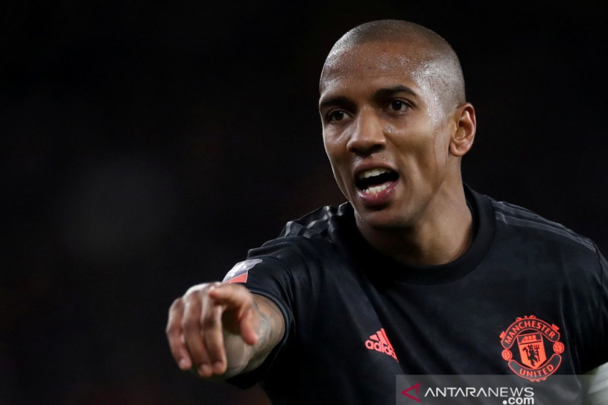 Inter segera boyong Ashley Young dari MU