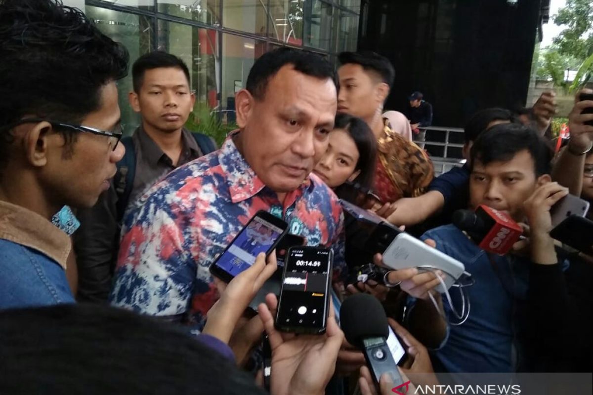 Komisioner KPK temui Pimpinan DPR, Firli: Boleh dong silaturahmi