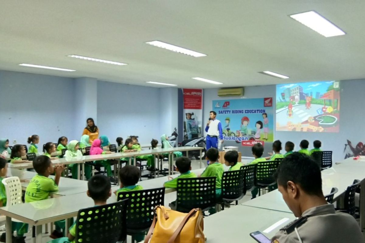 Honda edukasikan safety riding sejak usia dini, Petualangan #Cari_Aman