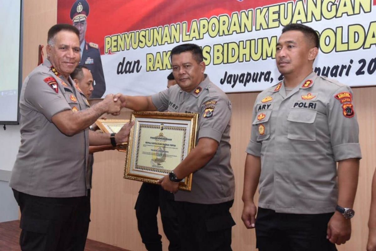 Polresta Jayapura Kota terima penghargaan kinerja kehumasan