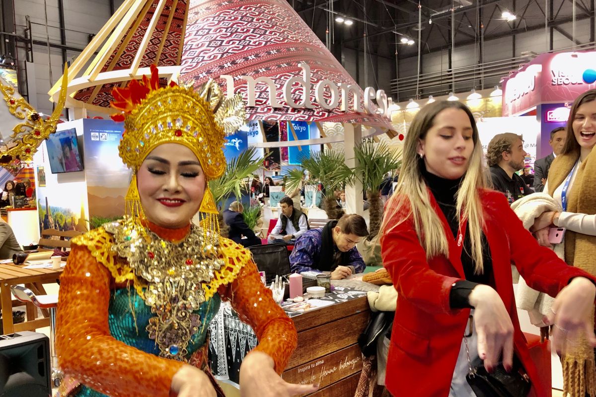 Tarian Indonesia jadi  daya tarik pengunjung Fitur Madrid