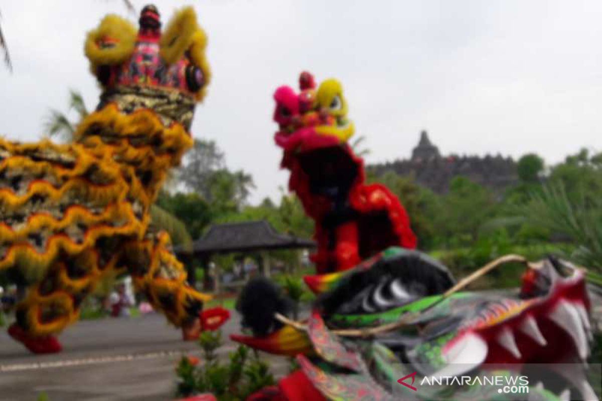 Barongsai Armed 11 ramaikan Imlek di Borobudur