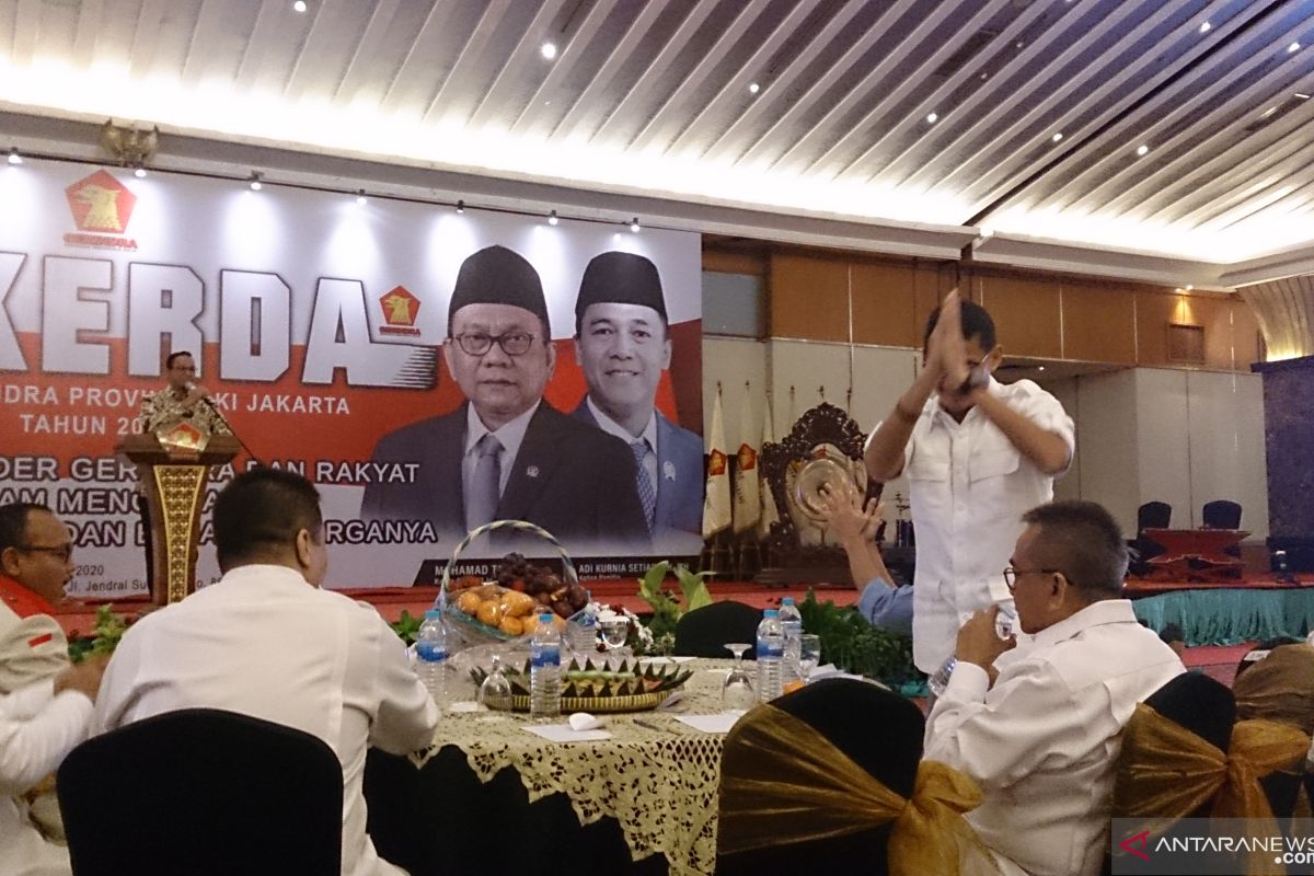 Anies dan Sandi saling lepas kangen dalam Rakerda Gerindra