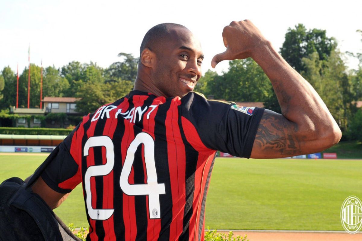 Kenang kematian Kobe Bryant, AC milan kenakan ikat lengan hitam di Coppa Italia