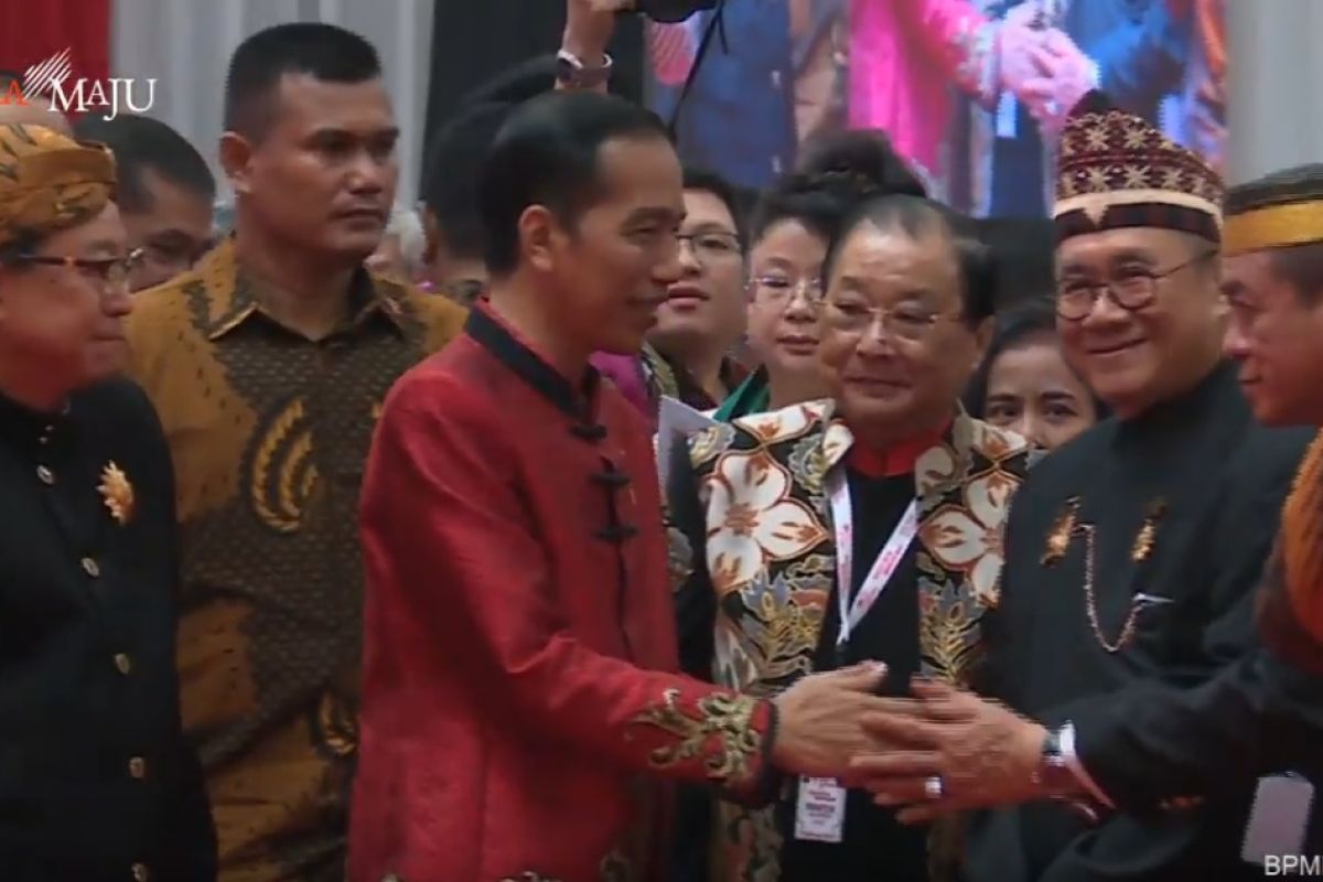 Hadiri perayaan Imlek, Jokowi berbusana Cheongsam