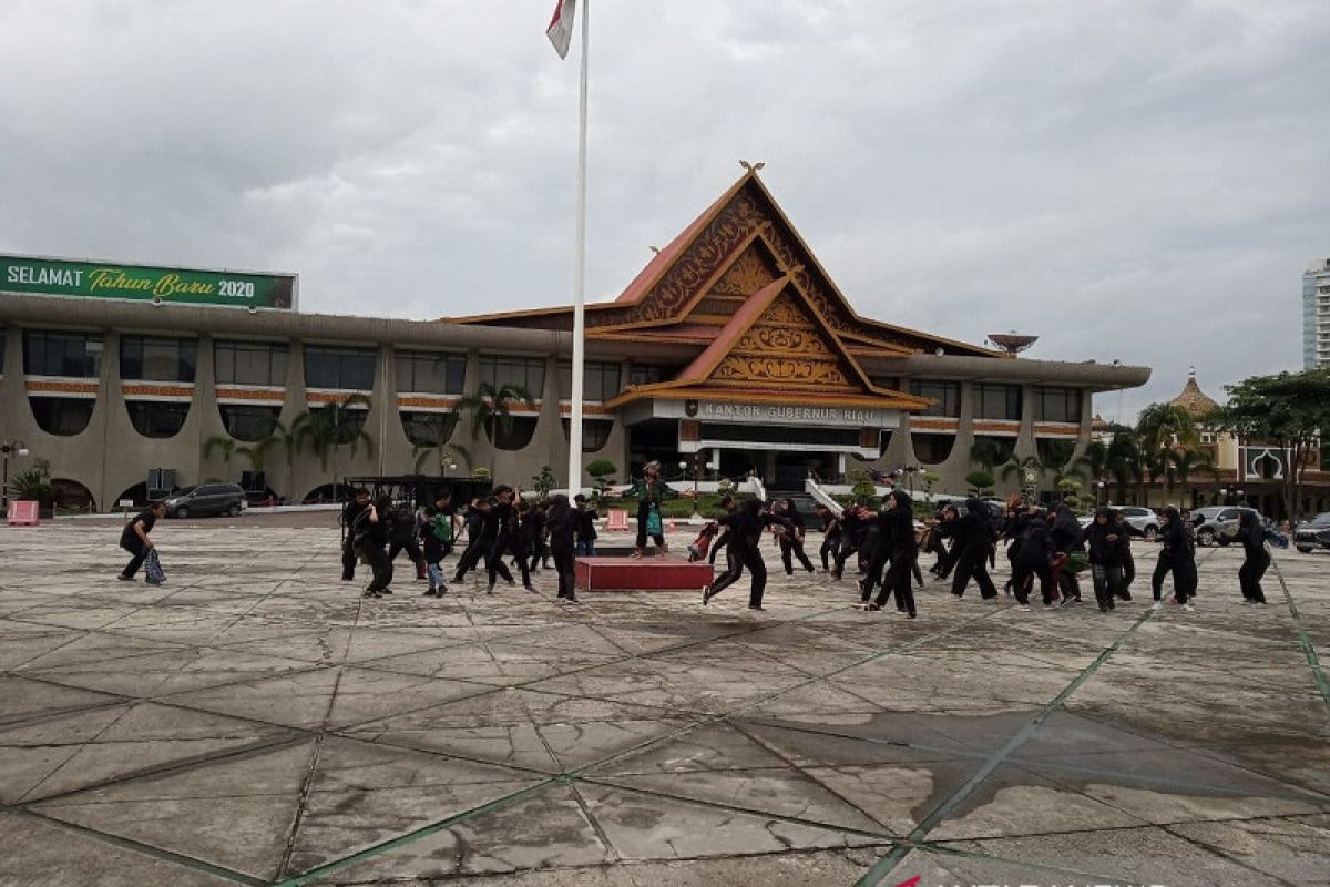 Komunitas peduli lingkungan Riau "sindir" Pemprov Riau atasi karhutla