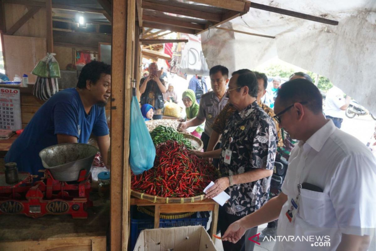 Harga cabai di Solo meroket, lombok layu pun diburu pembeli