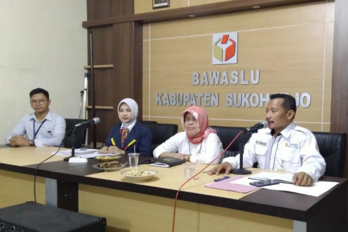 Bank Jateng bersama Bawaslu salurkan dana hibah